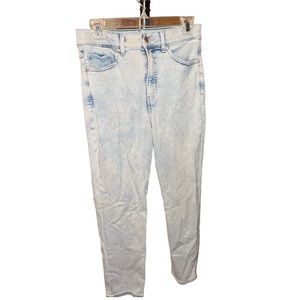 Express Slim High Rise skinny jeans. Extreme light wash. Sz 8. Good condition